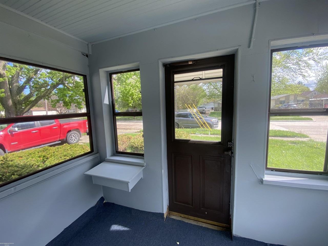 18041 Eastland Street - Photo 3 of 32