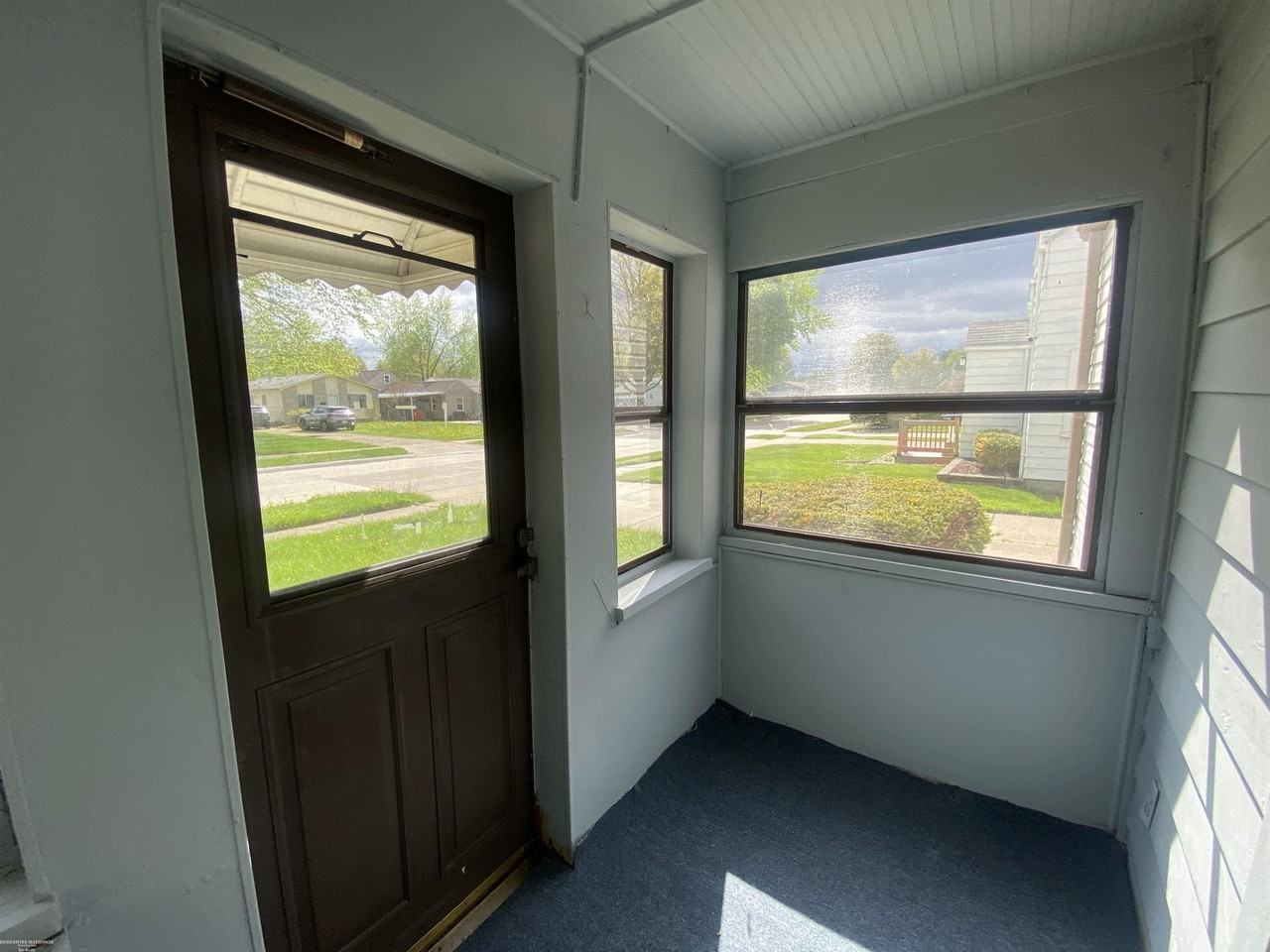 18041 Eastland Street - Photo 4 of 32