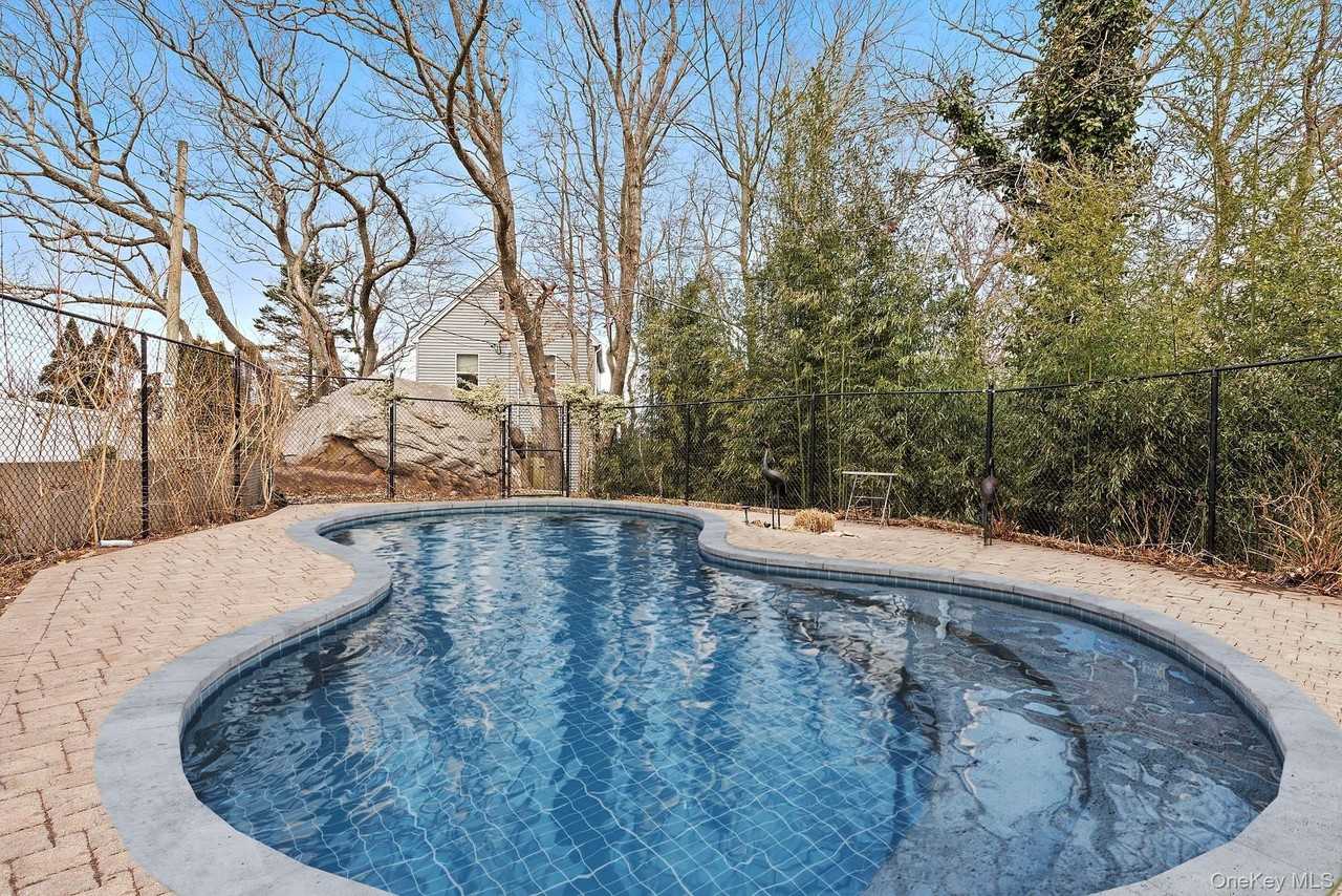 23 Park Pl - Photo 2 of 12