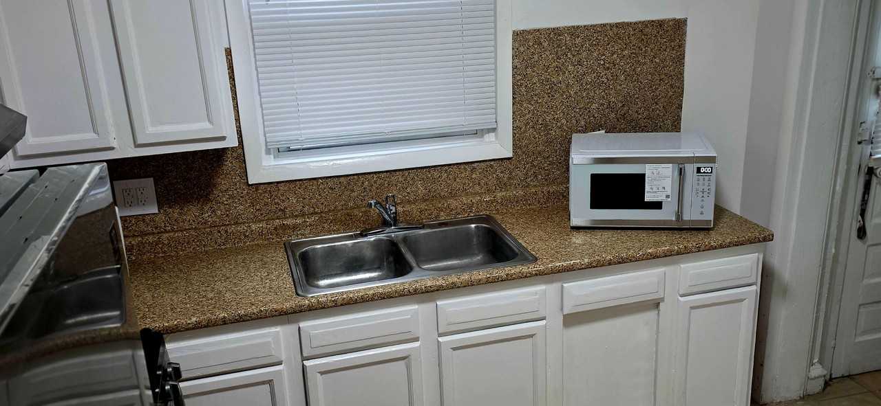 Ogontz Ave - Photo 2 of 17