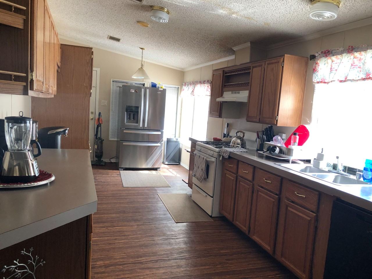 Acorn Valley Dr - Photo 3 of 8