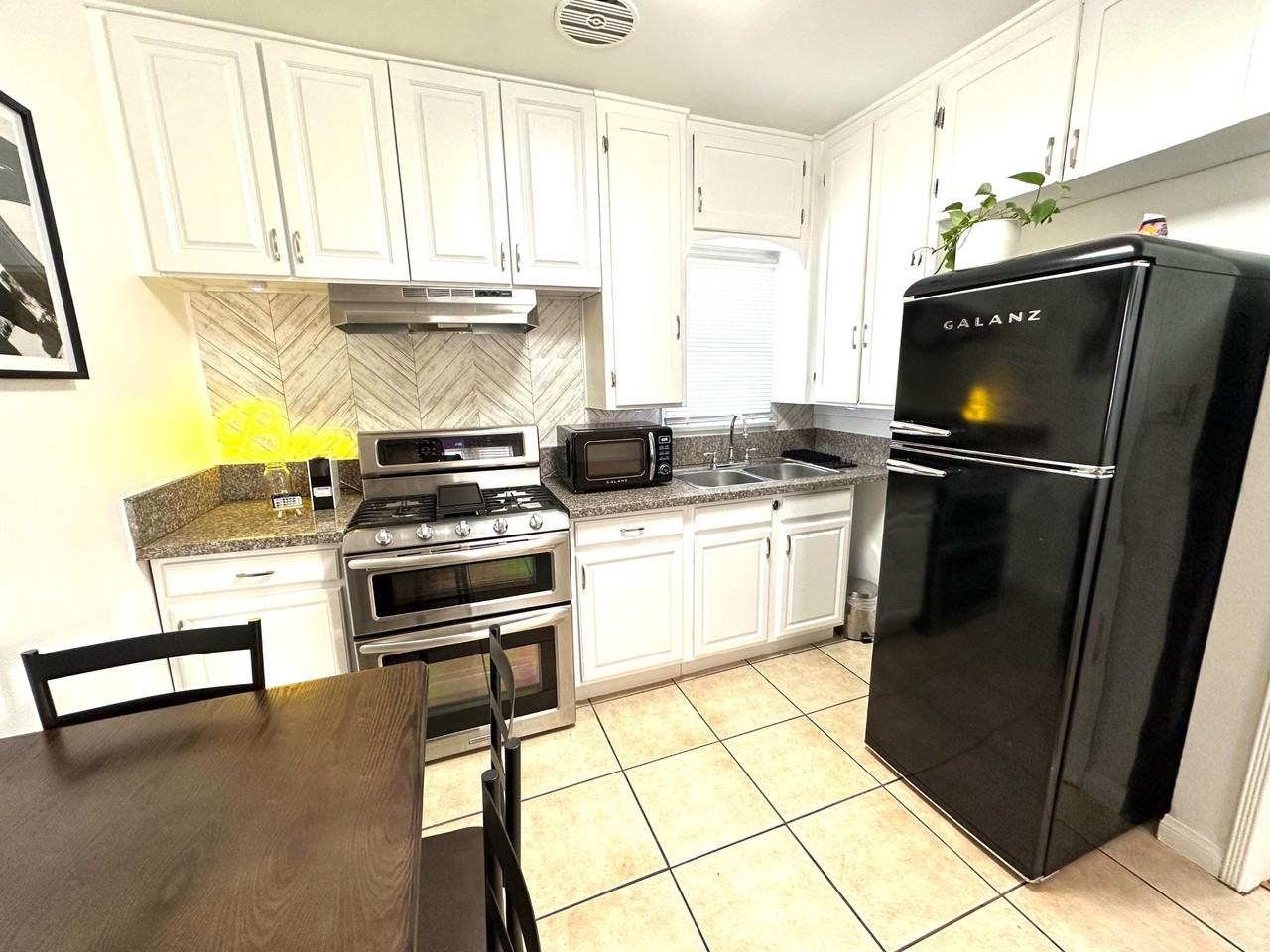 Belmont St - Photo 3 of 8