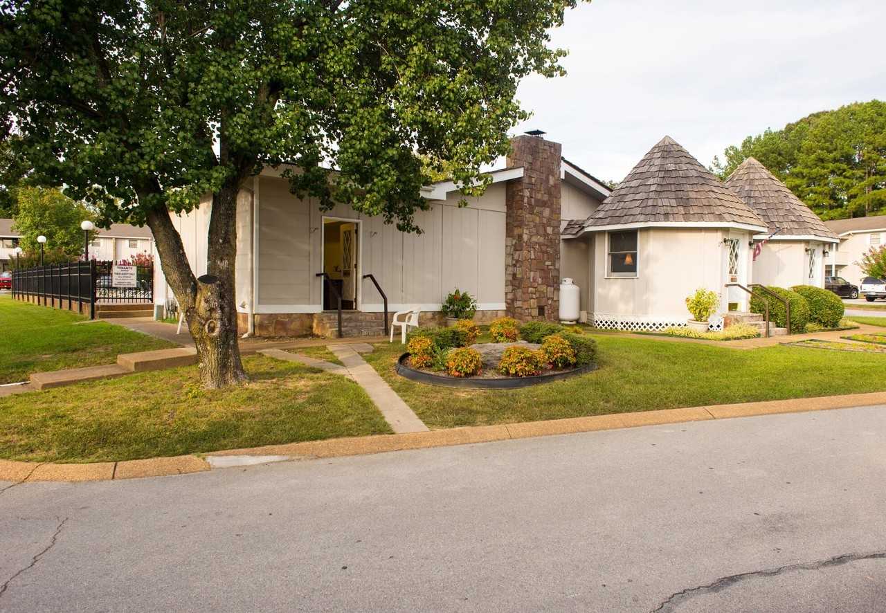 Lily Grace North - Photo 4 of 23