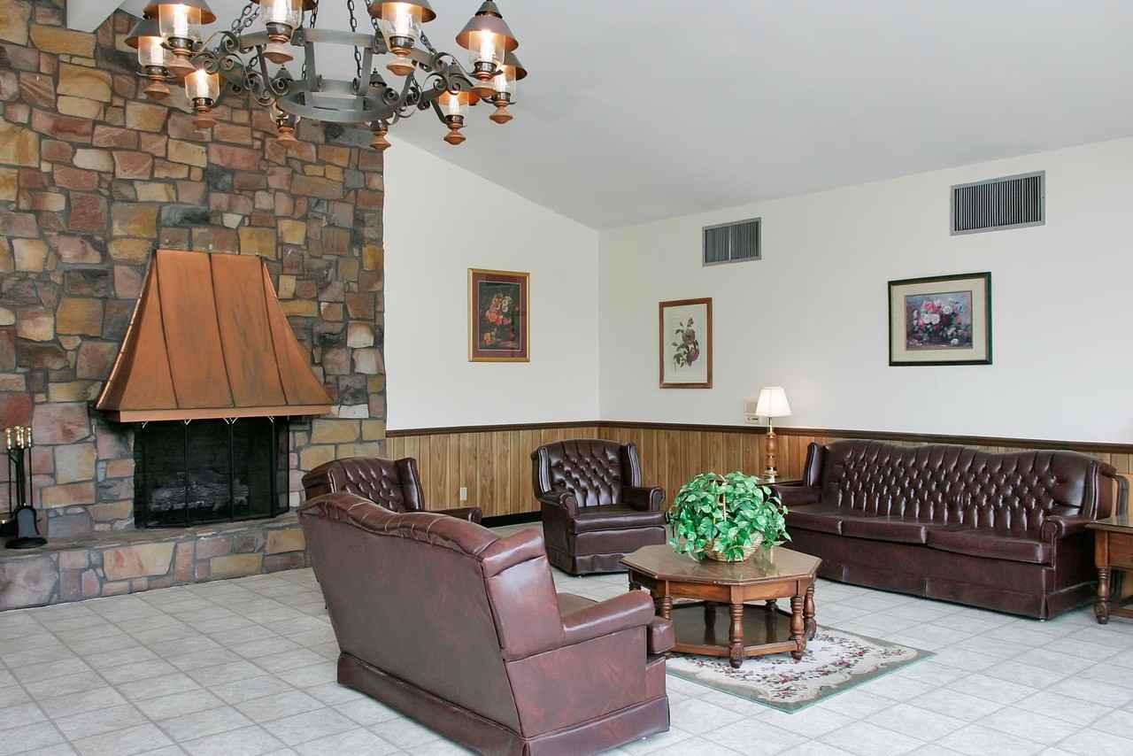 Lily Grace North - Photo 7 of 23