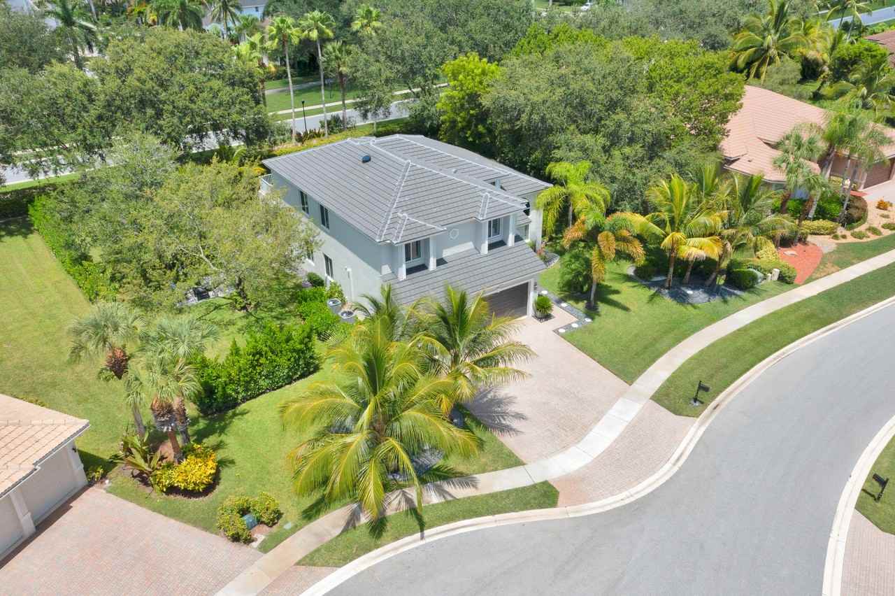 4661 Manderly Dr - Photo 6 of 50