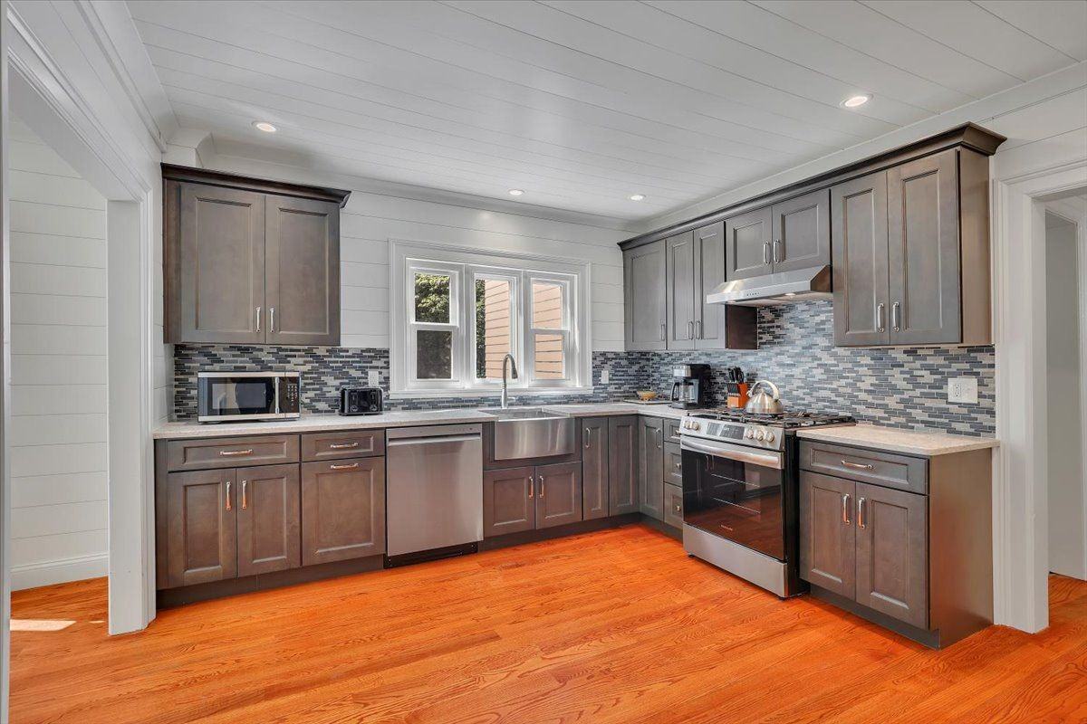 272 Norfolk Rd - Photo 2 of 15