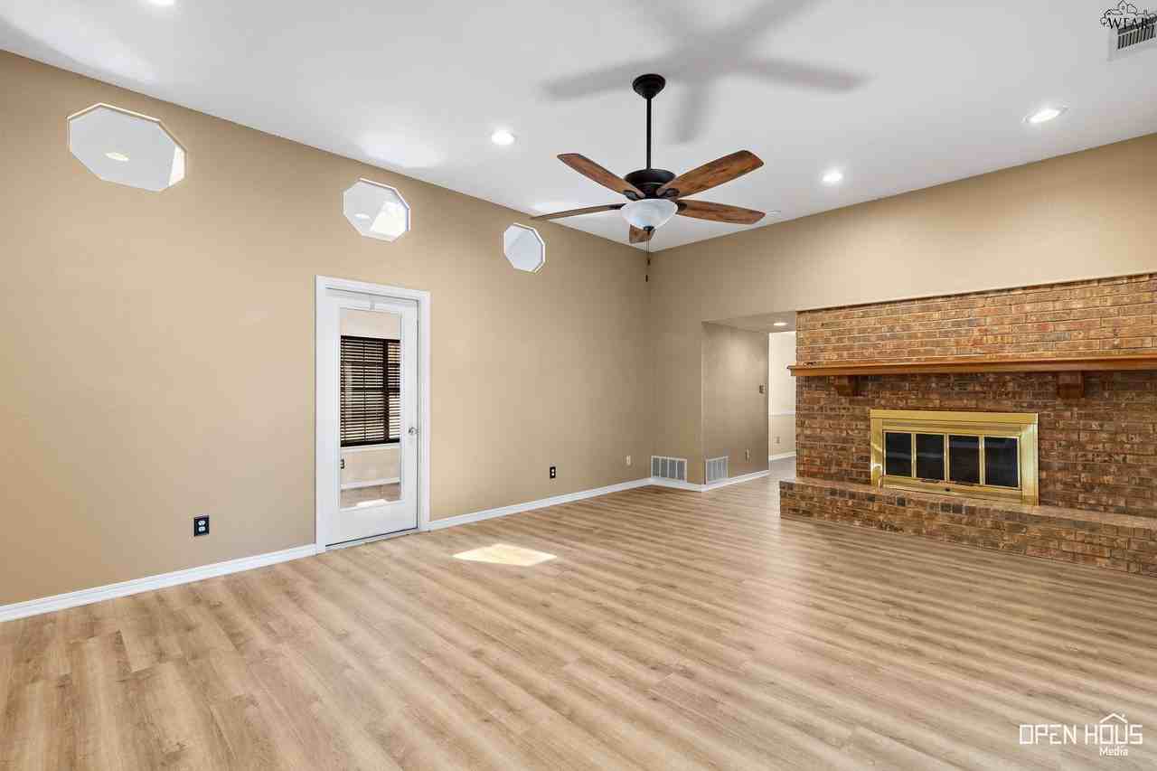 4708 Stansbury Ln - Photo 3 of 30