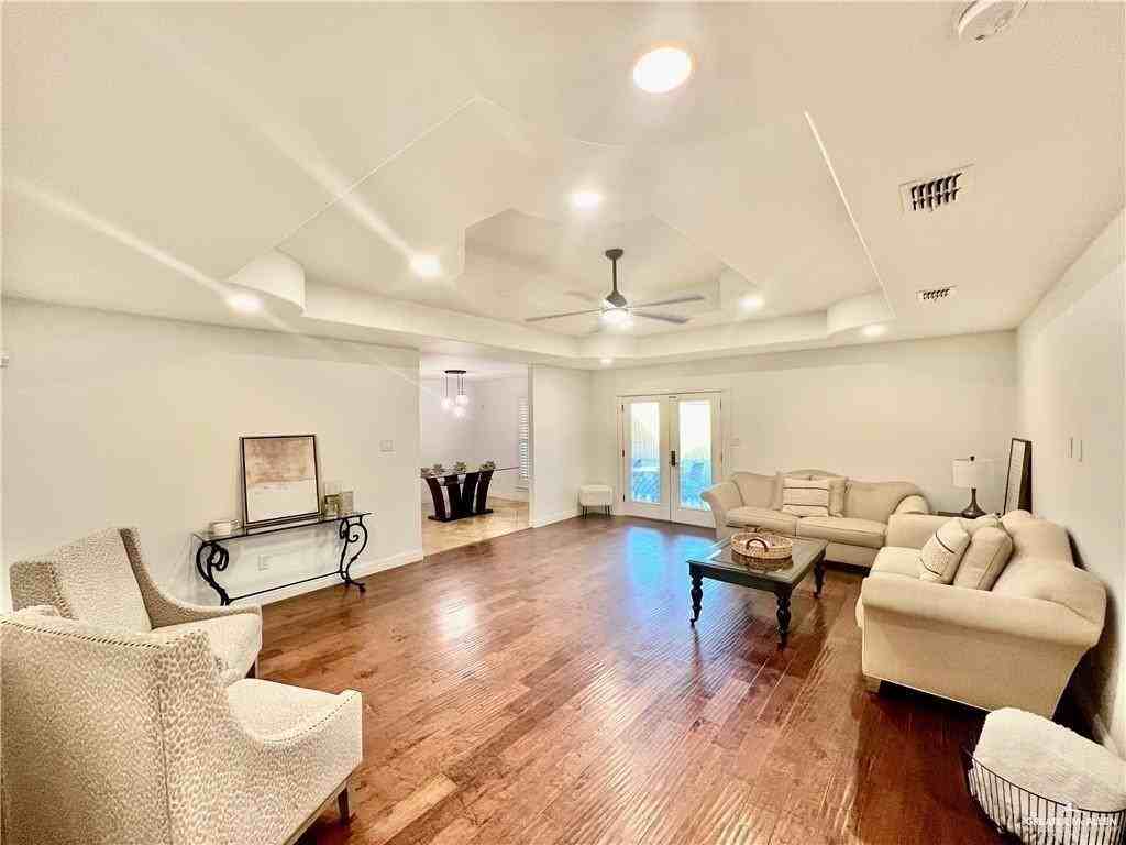 3212 N 22nd St - Photo 2 of 14