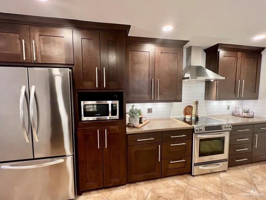 3212 N 22nd St - Photo 4 of 14