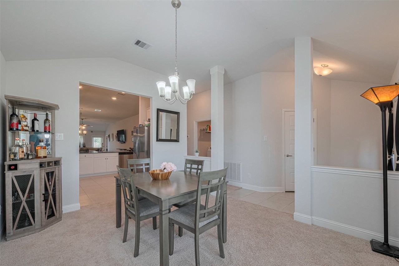 5323 Vermilion Ct - Photo 5 of 26