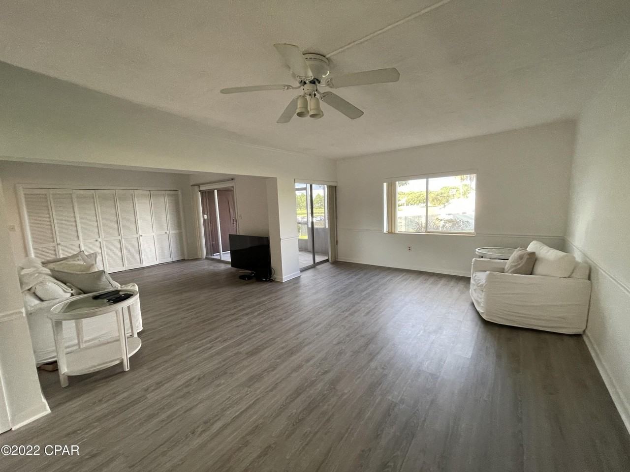 112 Fairway Boulevard - Photo 2 of 17