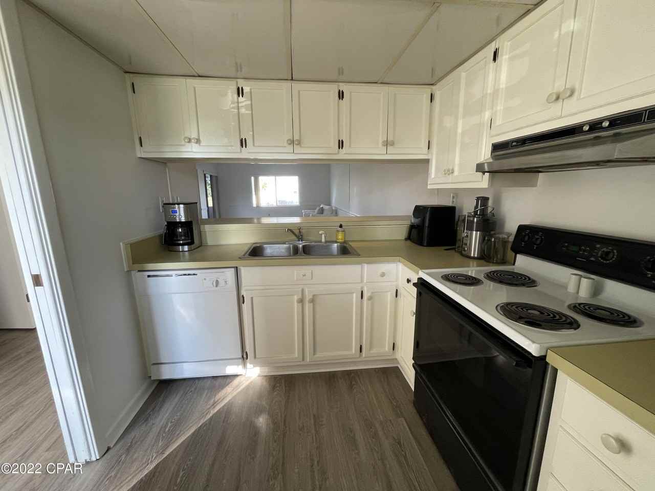 112 Fairway Boulevard - Photo 7 of 17