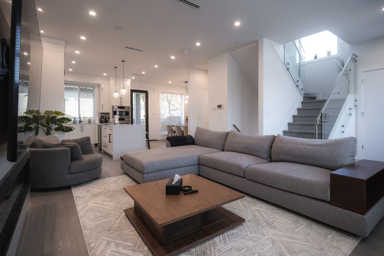 5505 Lanark Street - Photo 5 of 18