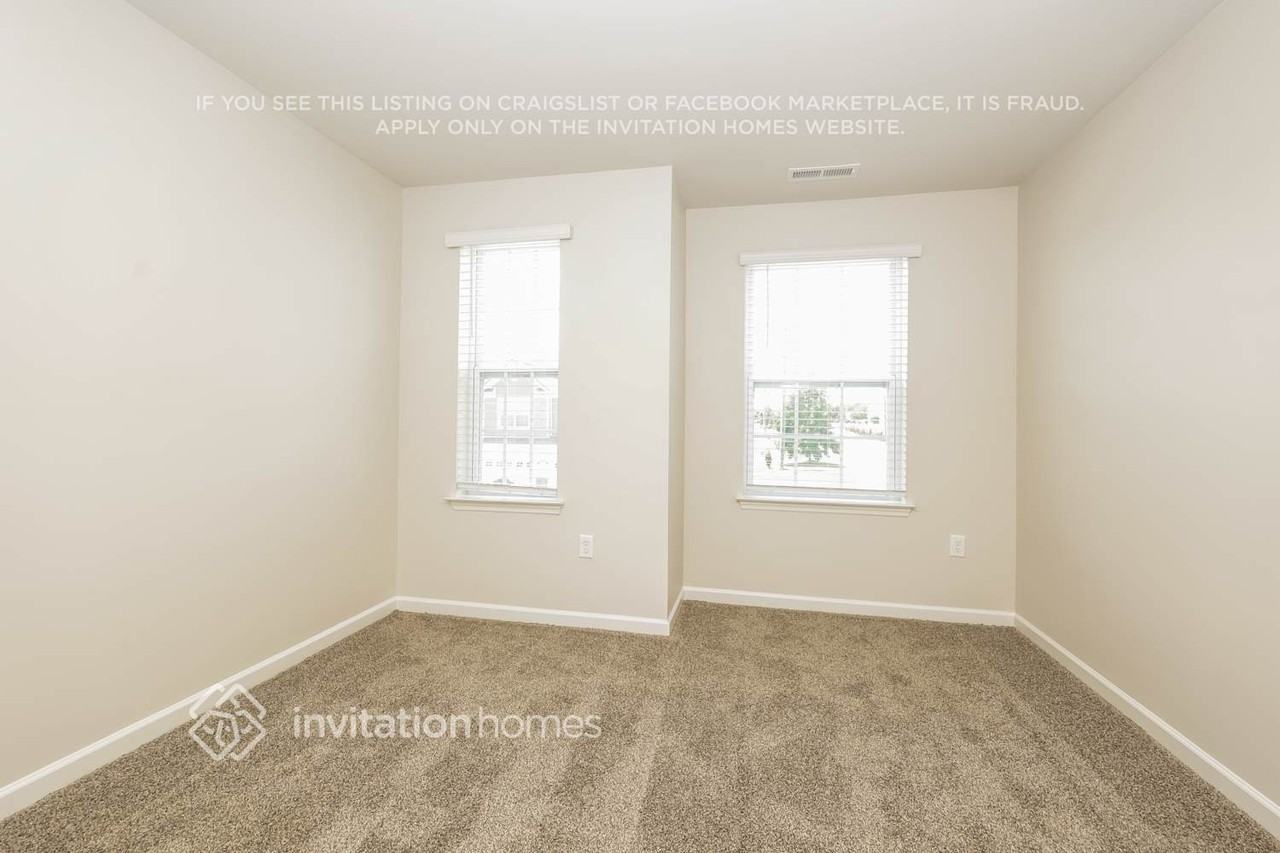 1054 Legacy Court - Photo 5 of 24