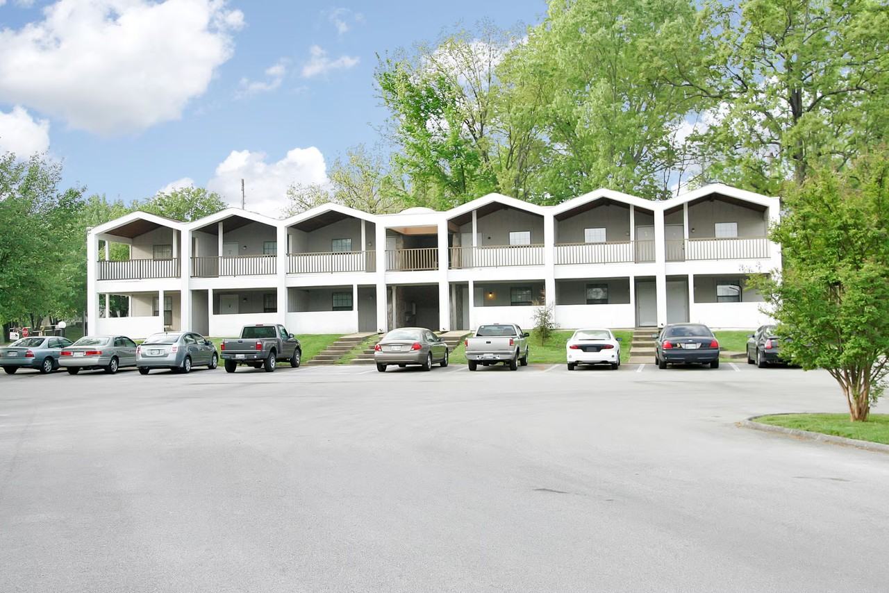 Lily Grace South - Photo 3 of 16