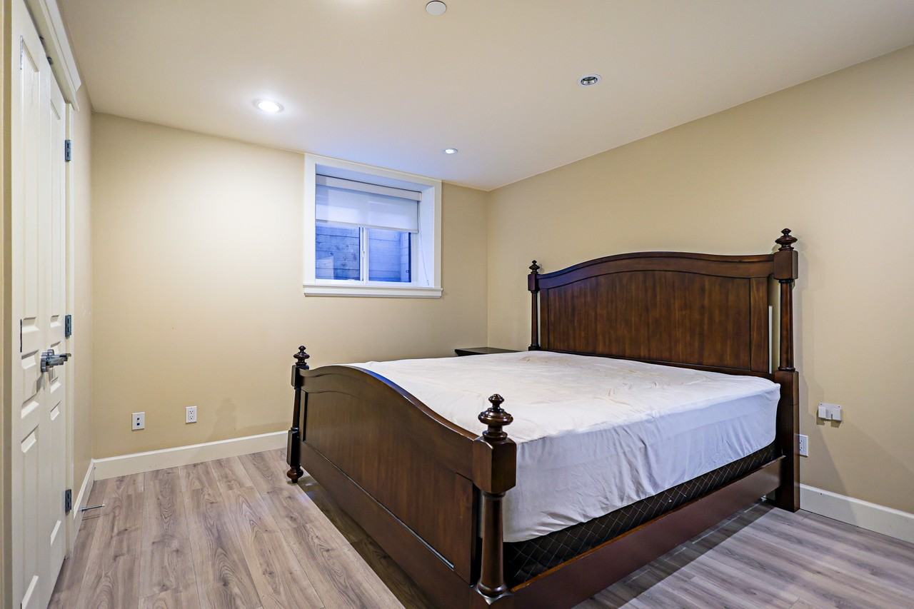 1165 Kings Avenue - Photo 8