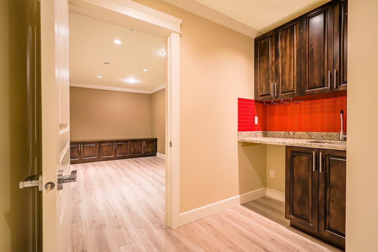 1165 Kings Avenue - Photo 12