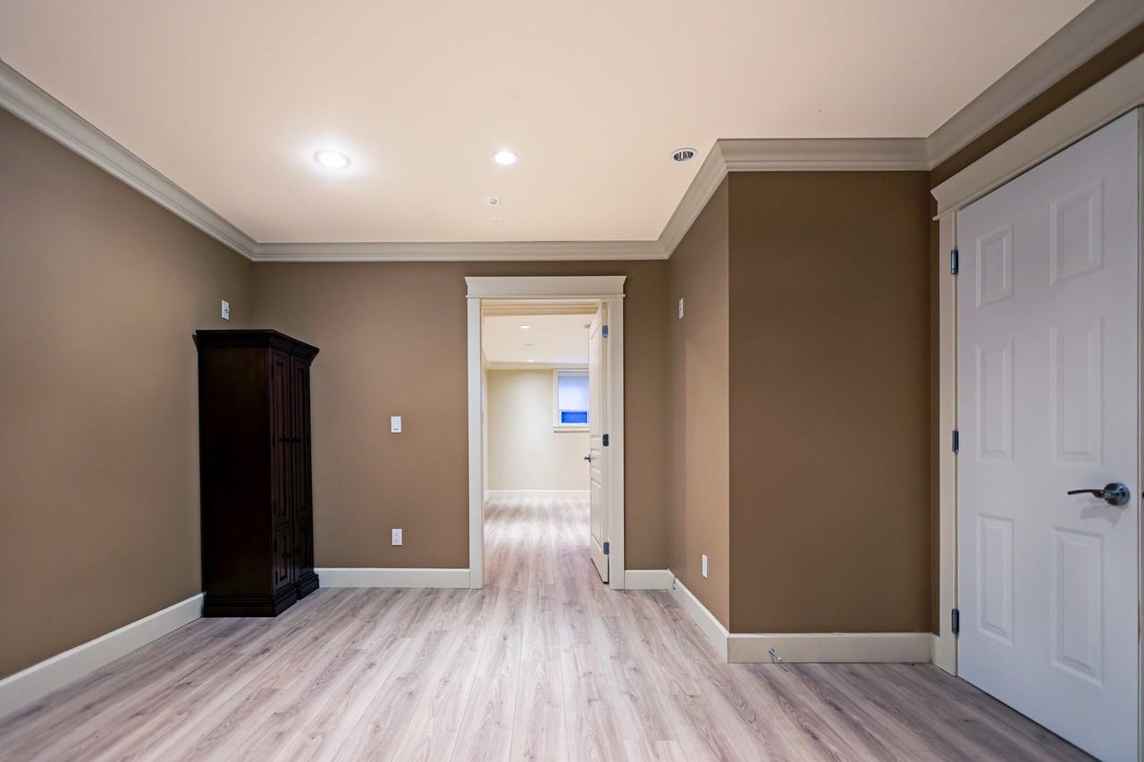 1165 Kings Avenue - Photo 13
