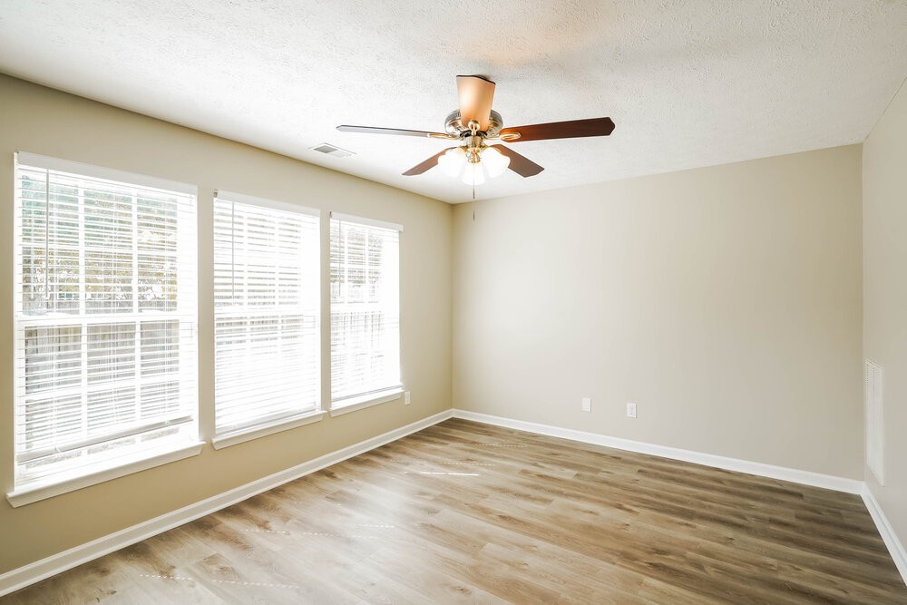 2608 River Meade Way - Photo 4 of 17