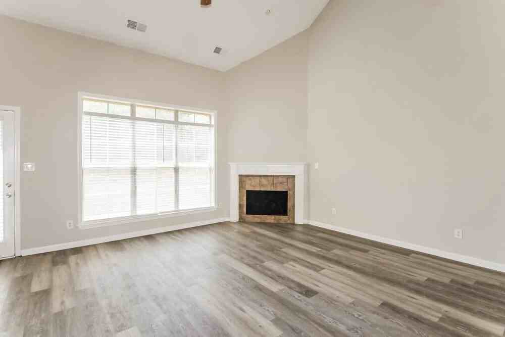 1043 Averett Cv - Photo 5 of 17