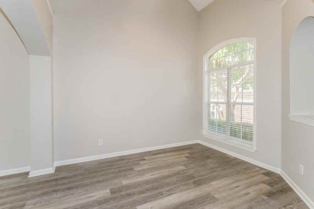 1043 Averett Cv - Photo 7 of 17