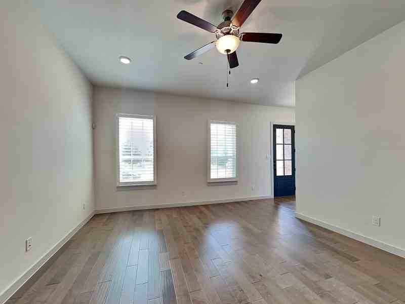 7362 Sprangletop St - Photo 3 of 27