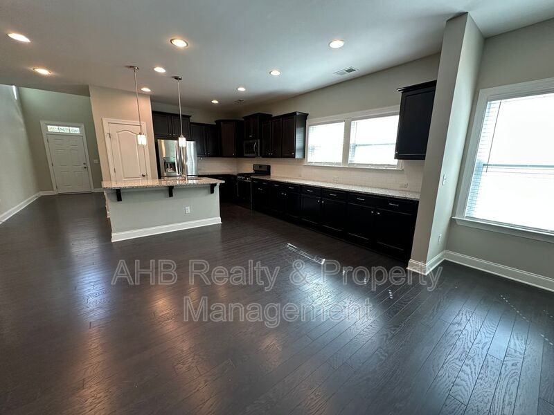 850 Longleaf Pine Pl - Photo 4 of 39
