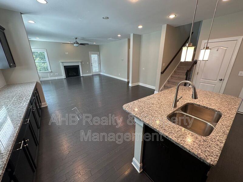850 Longleaf Pine Pl - Photo 6 of 39