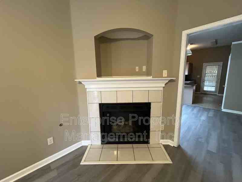 6814 Mikayla Ln - Photo 3 of 18