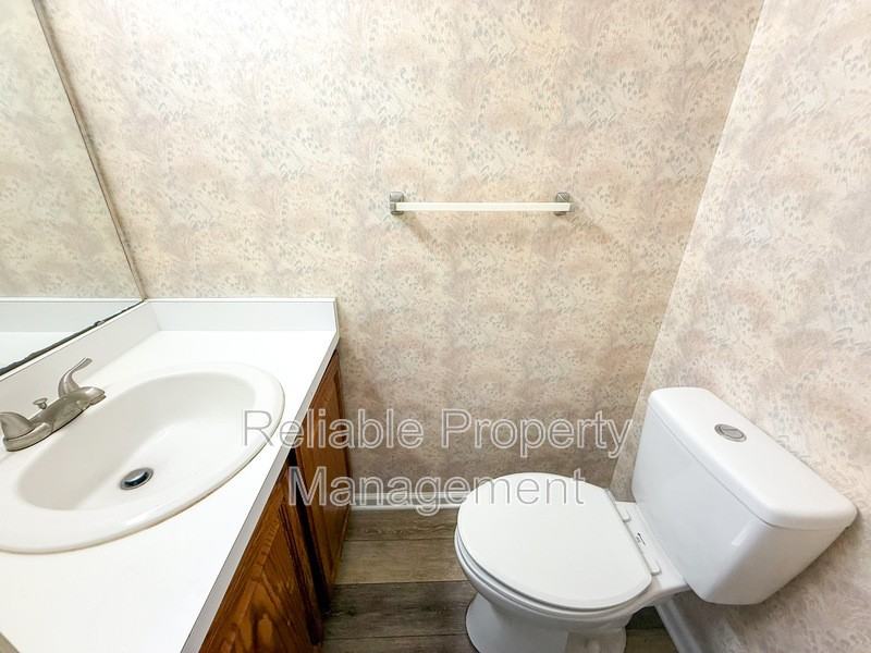 323 Moore St #A - Photo 7 of 10