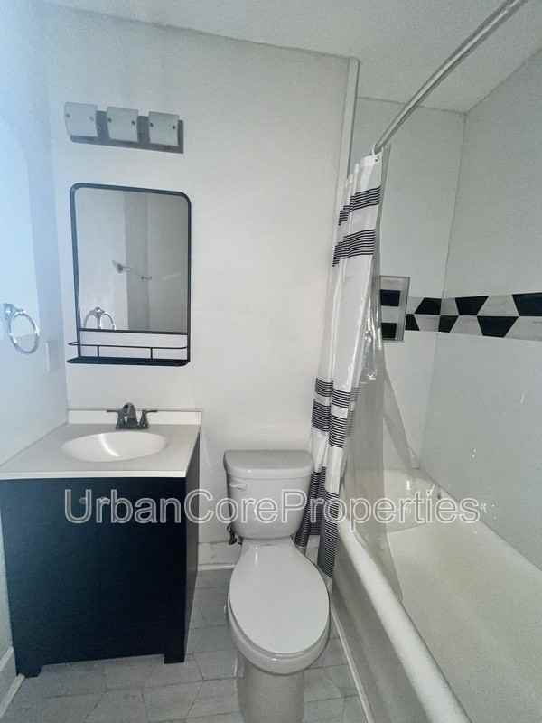 360 13th Ave Ne #14 - Photo 4 of 8
