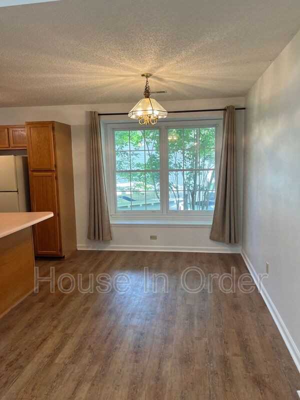 108 Hyacinth Ln - Photo 6 of 12
