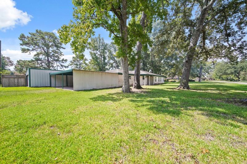 511 Aaron St - Photo 3 of 29