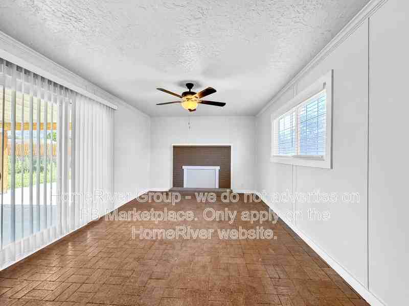 1042 Jane Street Northeast - Photo 7 of 26