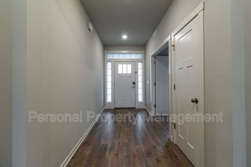 3827 S Kennedy Dr - Photo 2 of 18