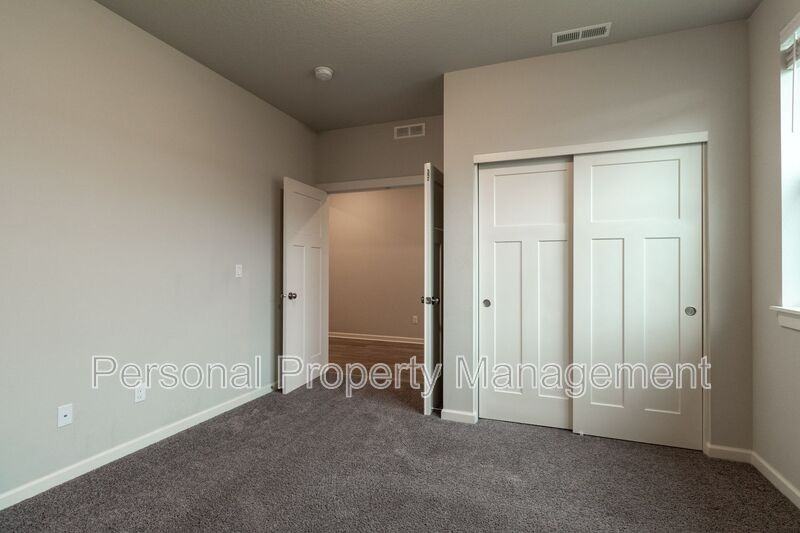 3827 S Kennedy Dr - Photo 4 of 18