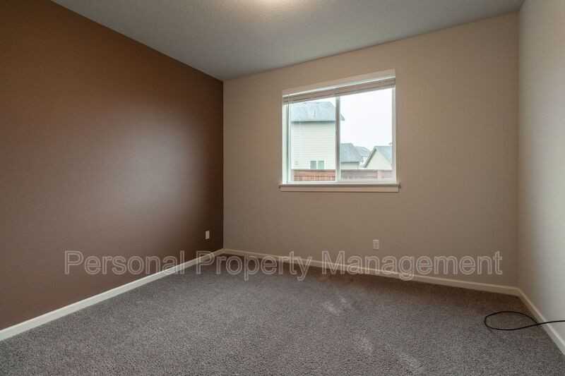 3827 S Kennedy Dr - Photo 5 of 18