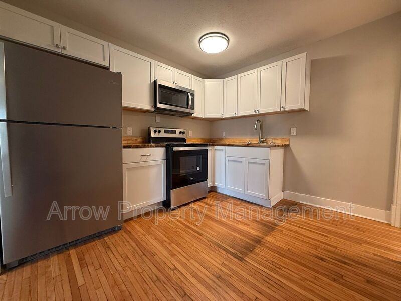 2727 P St #2 - Photo 2 of 9