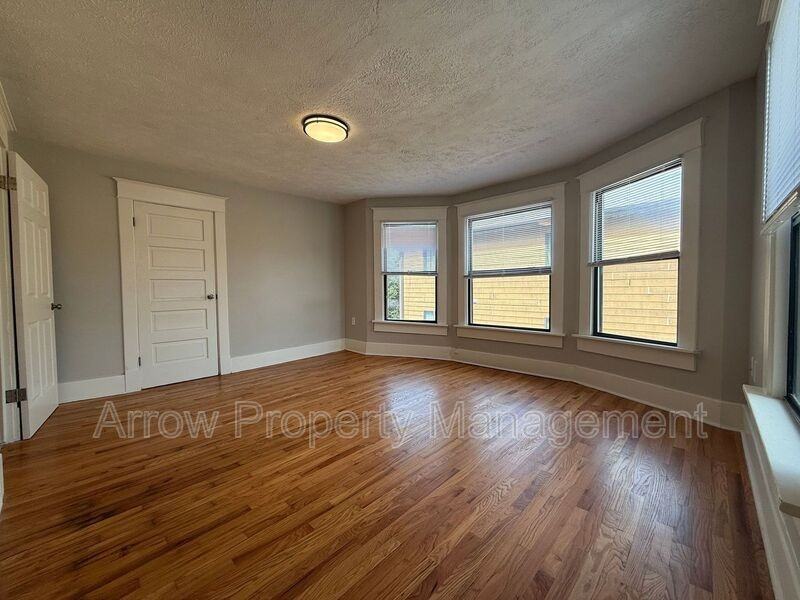 2727 P St #2 - Photo 4 of 9