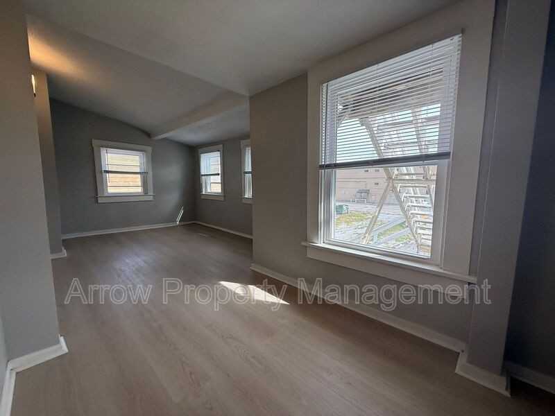 2727 P St #2 - Photo 6 of 9