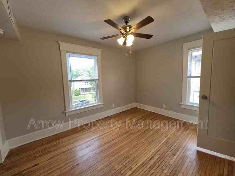 2727 P St #3 - Photo 5 of 9