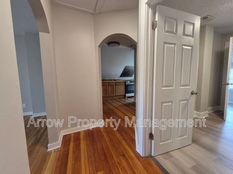 2727 P St #4 - Photo 3 of 12