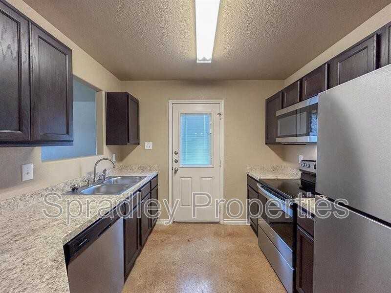 1578 Chance Ct - Photo 4 of 18