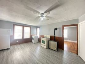 558 Montgomery St #6 - Photo 1 of 1