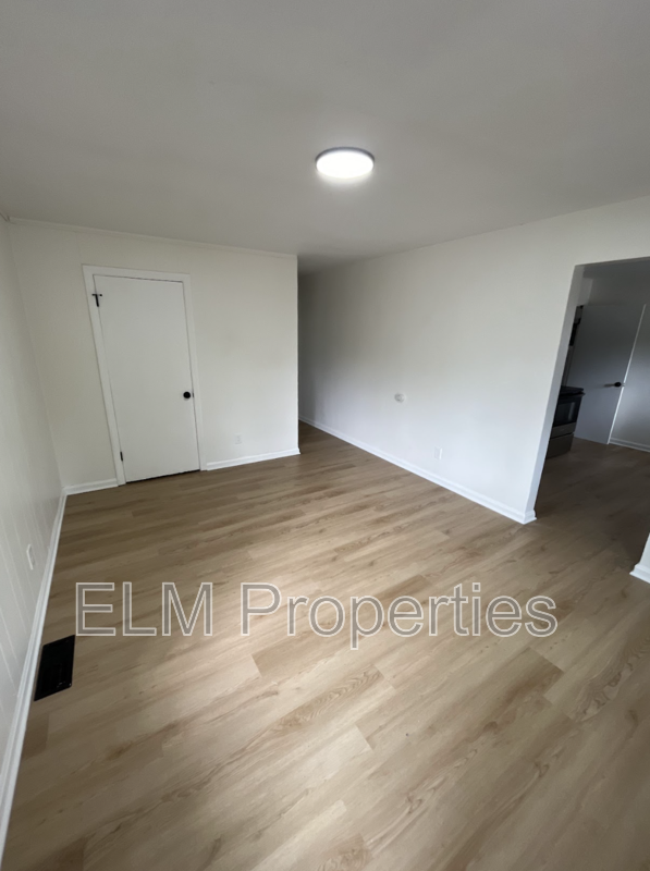 1177 Lockbourne Rd - Photo 2 of 10