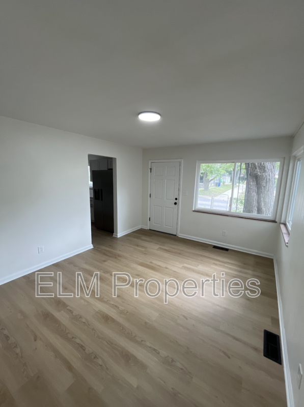 1177 Lockbourne Rd - Photo 3 of 10