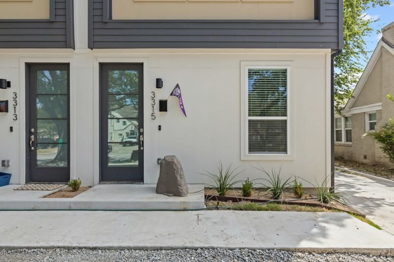 3315 S University Dr - Photo 3 of 20