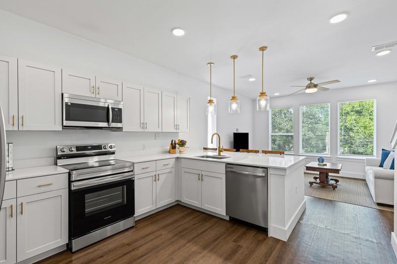 3315 S University Dr - Photo 4 of 20