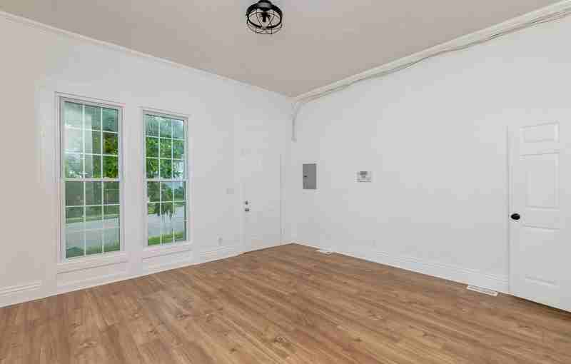 2000 Wilson Ave - Photo 2 of 20