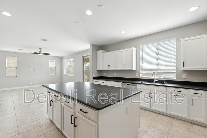 13710 North 174th Lane - Photo 7 of 42